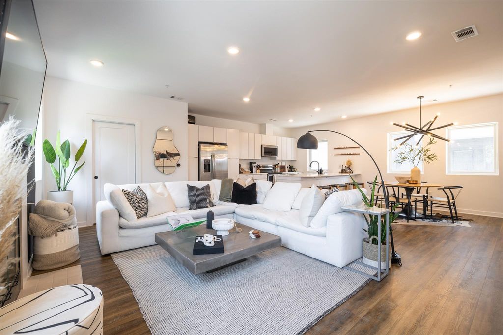 5924 S Congress Ave 132, Austin, TX 78745