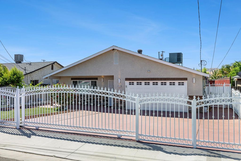 Image 4 of property listing at 408 W San Joaquin Street, Avenal, CA 93204