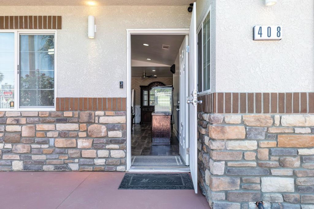 Image 6 of property listing at 408 W San Joaquin Street, Avenal, CA 93204