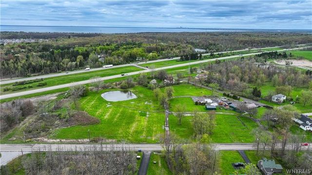 2572 Lakeview Road, Hamburg, NY 14085