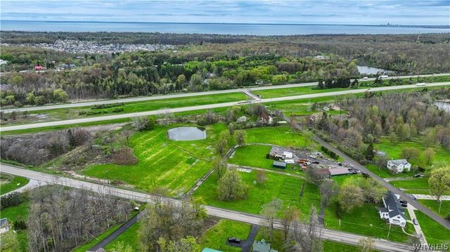 2572 Lakeview Road, Hamburg, NY 14085