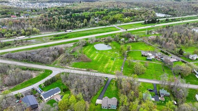 2572 Lakeview Road, Hamburg, NY 14085
