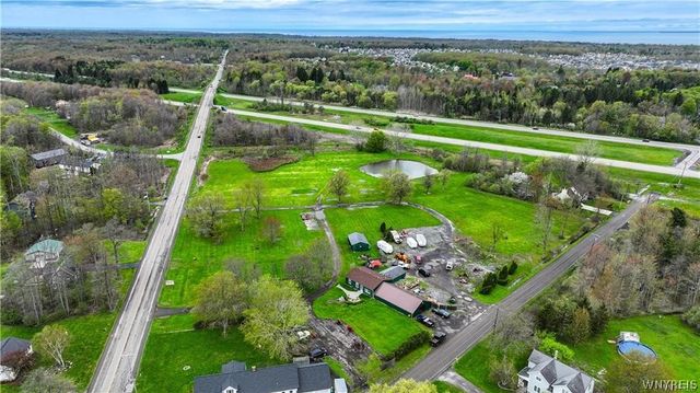 2572 Lakeview Road, Hamburg, NY 14085