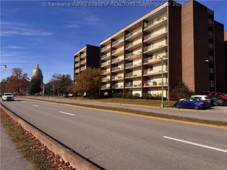 2106 Kanawha Boulevard E 303, Charleston, WV 25311