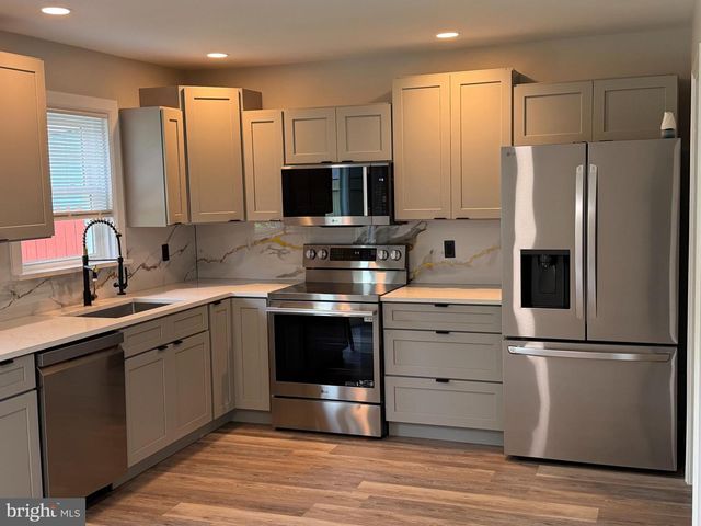 10 BRANDON, Lancaster, PA 17603
