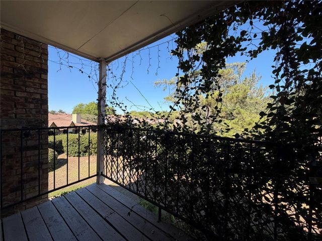 1601 Faro DR 103, Austin, TX 78741