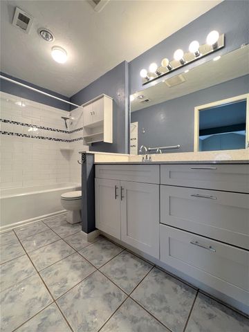 1601 Faro DR 103, Austin, TX 78741