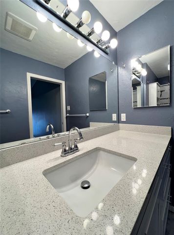1601 Faro DR 103, Austin, TX 78741
