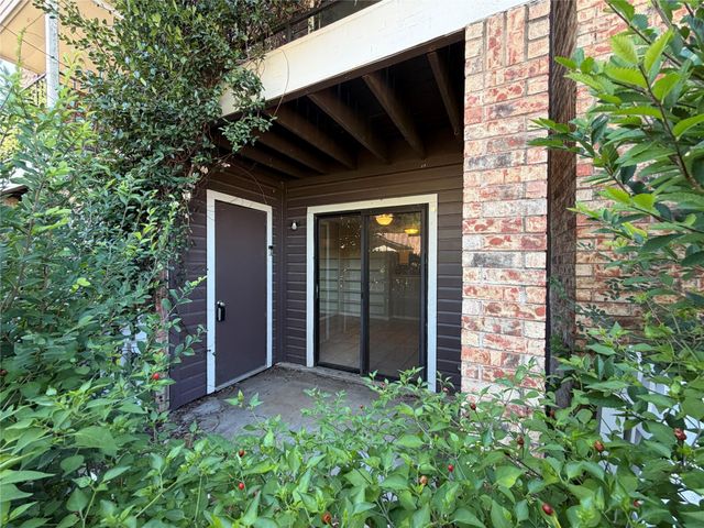1601 Faro DR 103, Austin, TX 78741