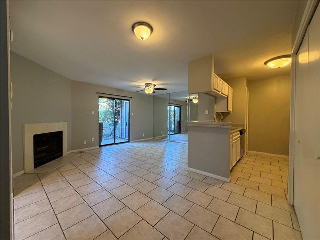 1601 Faro DR 103, Austin, TX 78741