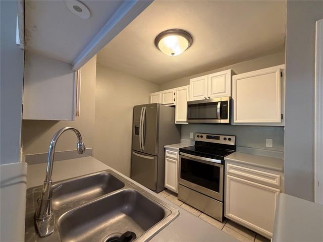 1601 Faro DR 103, Austin, TX 78741