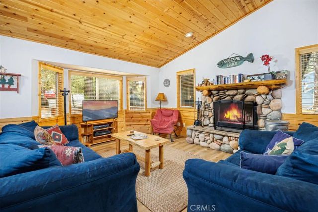 517 Sugarloaf, Big Bear City, CA 92314