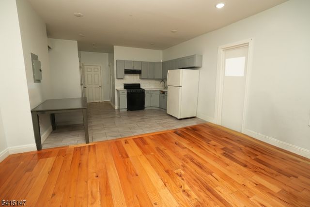 14 Hazel Pl, Newark City, NJ 07108