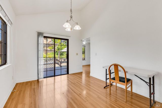 391 Valley Oak Ln, Vallejo, CA 94591