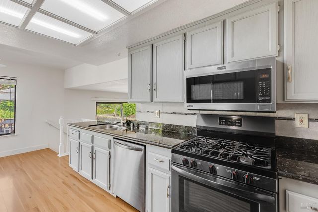 391 Valley Oak Ln, Vallejo, CA 94591