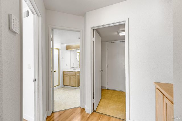 391 Valley Oak Ln, Vallejo, CA 94591