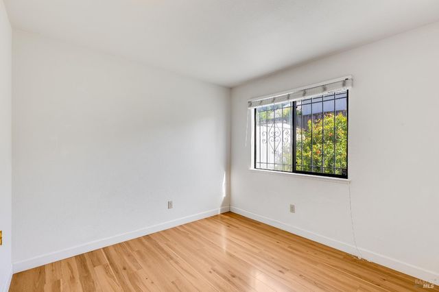 391 Valley Oak Ln, Vallejo, CA 94591