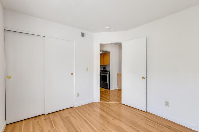 391 Valley Oak Ln, Vallejo, CA 94591