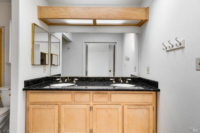 391 Valley Oak Ln, Vallejo, CA 94591