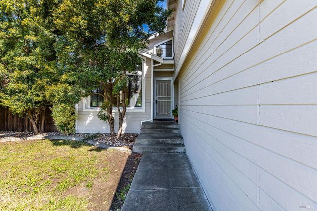 391 Valley Oak Ln, Vallejo, CA 94591