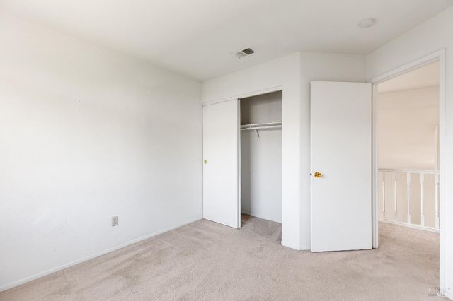 391 Valley Oak Ln, Vallejo, CA 94591