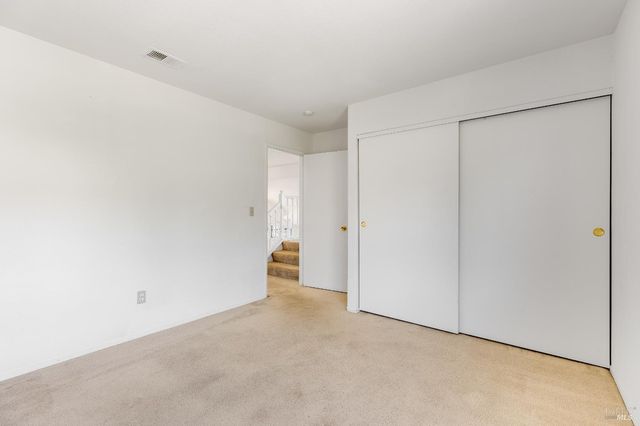 391 Valley Oak Ln, Vallejo, CA 94591