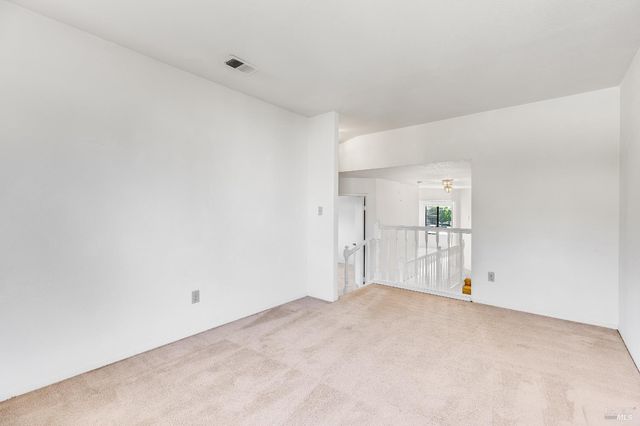 391 Valley Oak Ln, Vallejo, CA 94591