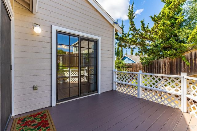 391 Valley Oak Ln, Vallejo, CA 94591