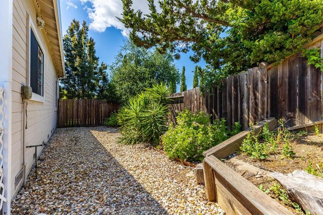 391 Valley Oak Ln, Vallejo, CA 94591