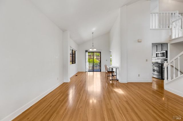 391 Valley Oak Ln, Vallejo, CA 94591