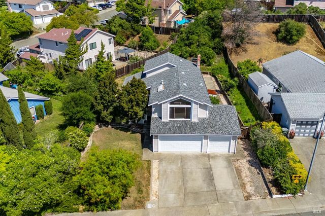 391 Valley Oak Ln, Vallejo, CA 94591