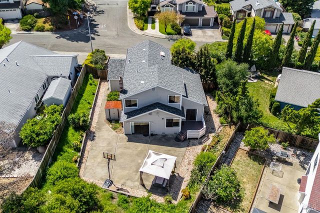 391 Valley Oak Ln, Vallejo, CA 94591