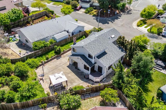 391 Valley Oak Ln, Vallejo, CA 94591