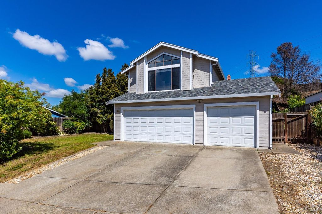 391 Valley Oak Ln, Vallejo, CA 94591