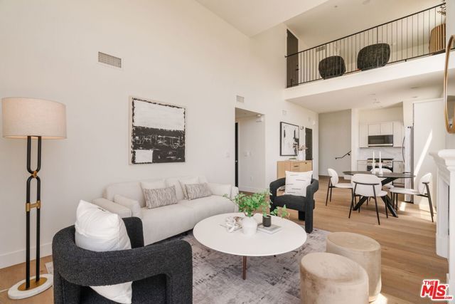 11011 Huston Street PH3, North Hollywood (los Angeles), CA 91601