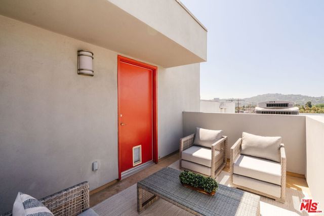 11011 Huston Street PH3, North Hollywood (los Angeles), CA 91601