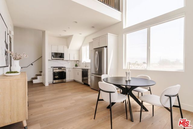 11011 Huston Street PH3, North Hollywood (los Angeles), CA 91601