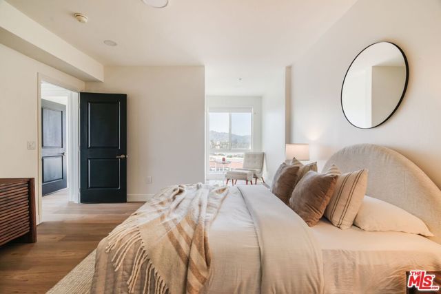 11011 Huston Street PH3, North Hollywood (los Angeles), CA 91601