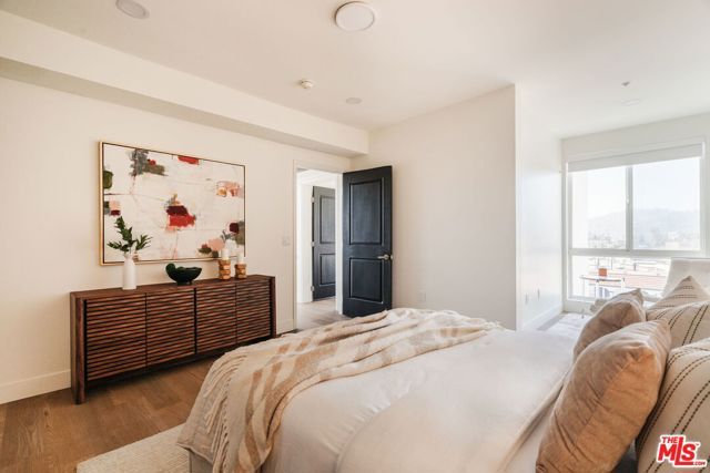 11011 Huston Street PH3, North Hollywood (los Angeles), CA 91601