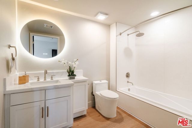 11011 Huston Street PH3, North Hollywood (los Angeles), CA 91601