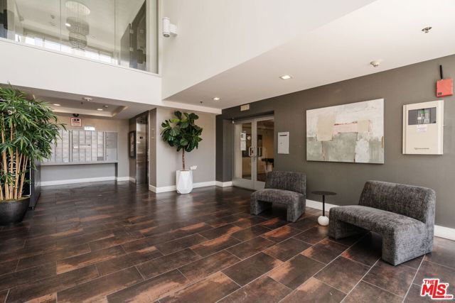 11011 Huston Street PH3, North Hollywood (los Angeles), CA 91601