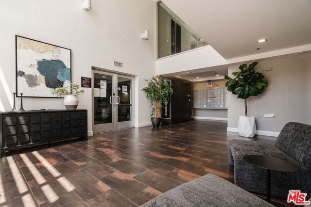 11011 Huston Street PH3, North Hollywood (los Angeles), CA 91601