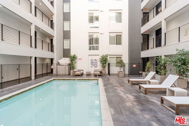 11011 Huston Street PH3, North Hollywood (los Angeles), CA 91601