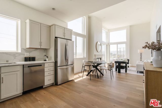 11011 Huston Street PH3, North Hollywood (los Angeles), CA 91601