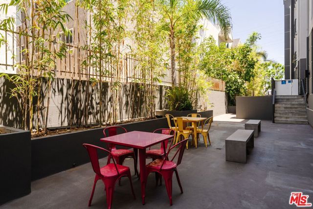 11011 Huston Street PH3, North Hollywood (los Angeles), CA 91601