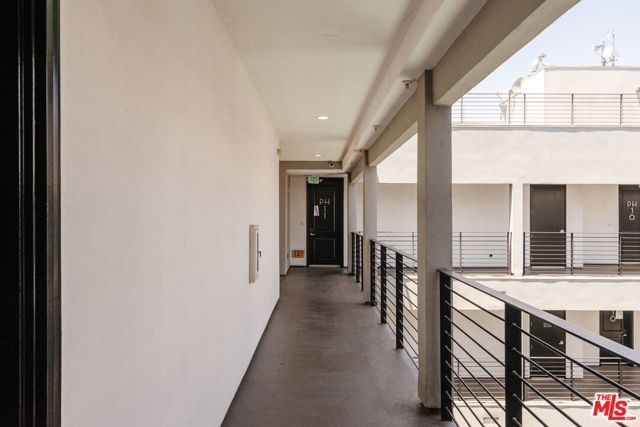 11011 Huston Street PH3, North Hollywood (los Angeles), CA 91601