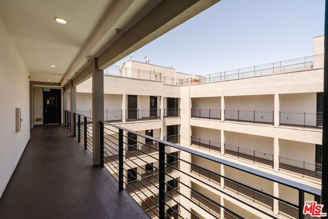 11011 Huston Street PH3, North Hollywood (los Angeles), CA 91601
