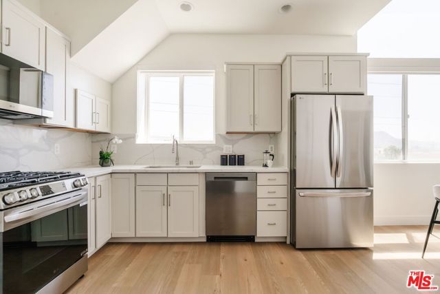 11011 Huston Street PH3, North Hollywood (los Angeles), CA 91601