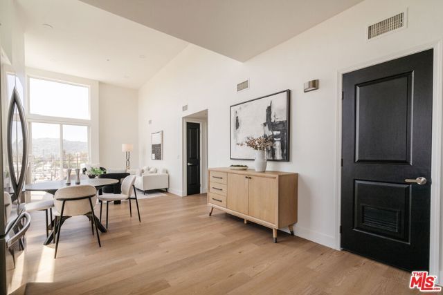 11011 Huston Street PH3, North Hollywood (los Angeles), CA 91601