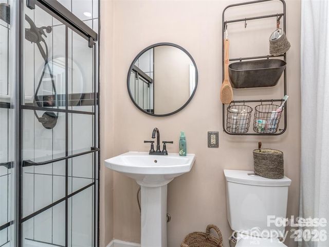 8715 Parkchester Drive, Charlotte, NC 28277